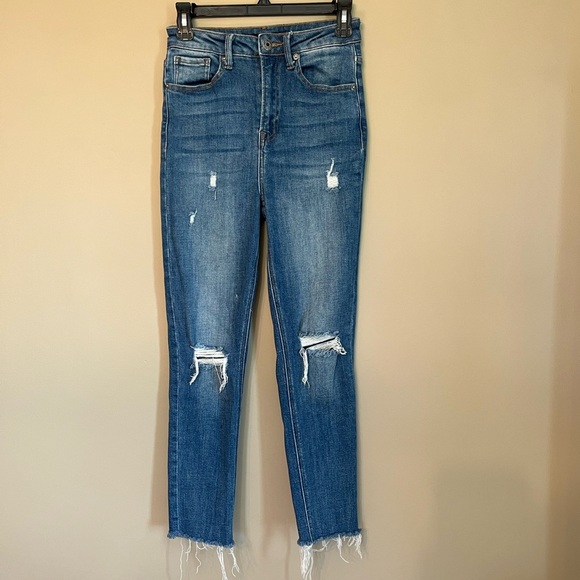 Risen Distressed Skinny Jeans - Picture 3 of 10